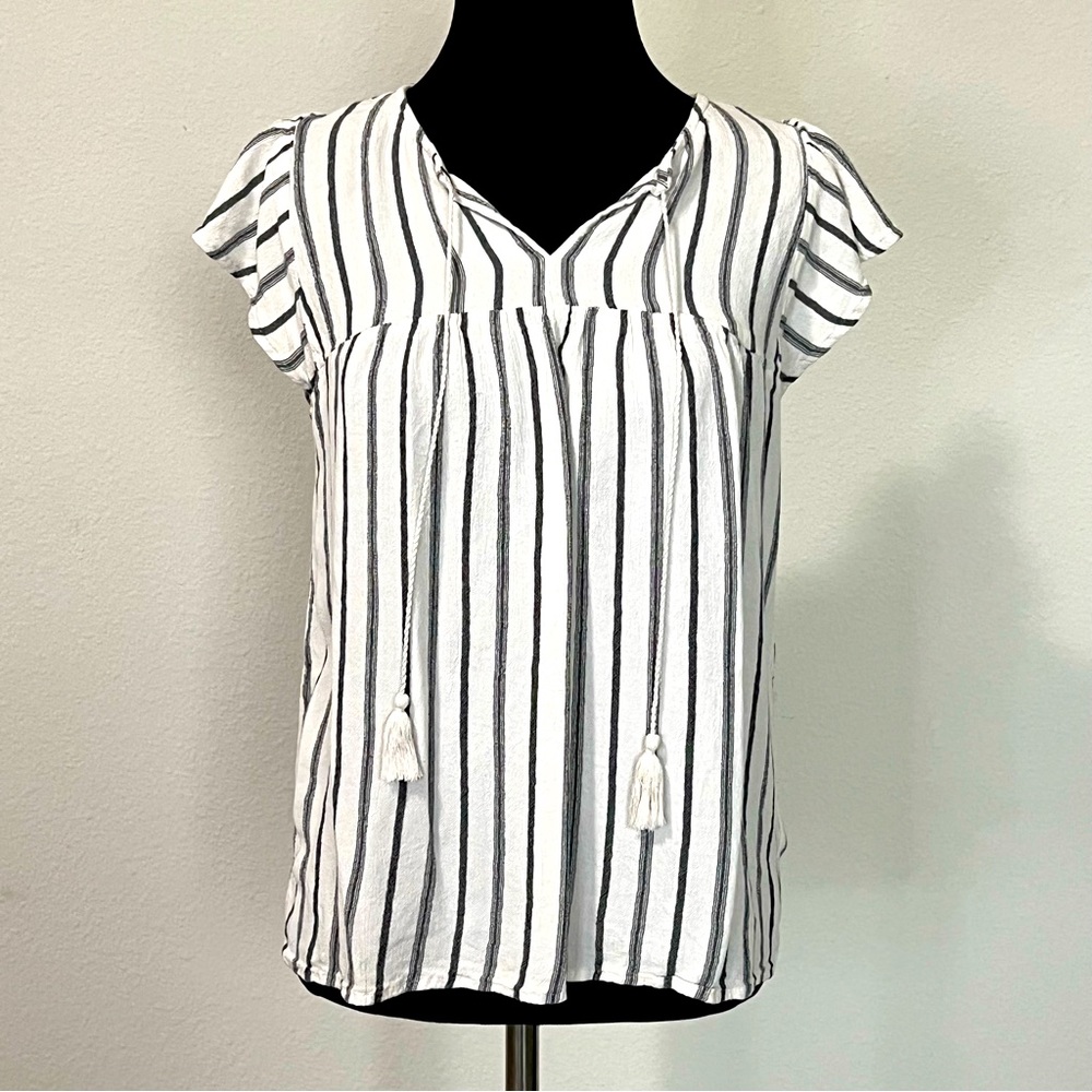 Old navy women’s ruffle sleeve tie front boho top
